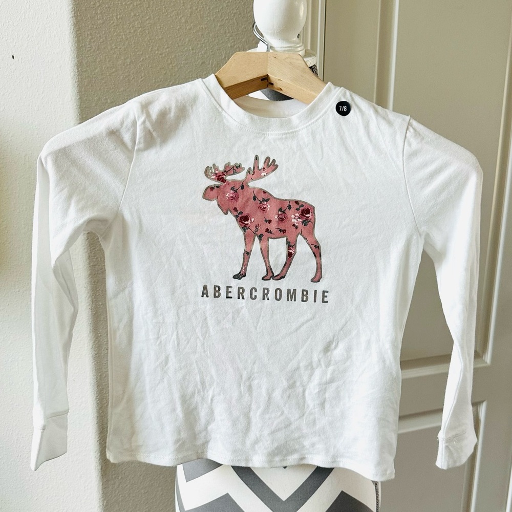 Abercrombie & Fitch White Long Sleeve Tee with Pink Moose 🫎 Graphic
